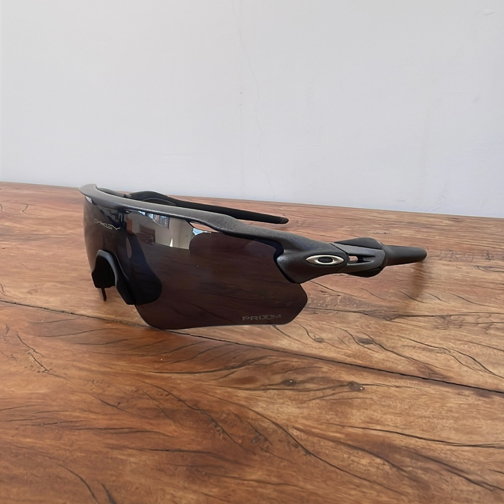 Radar Cinza lente black